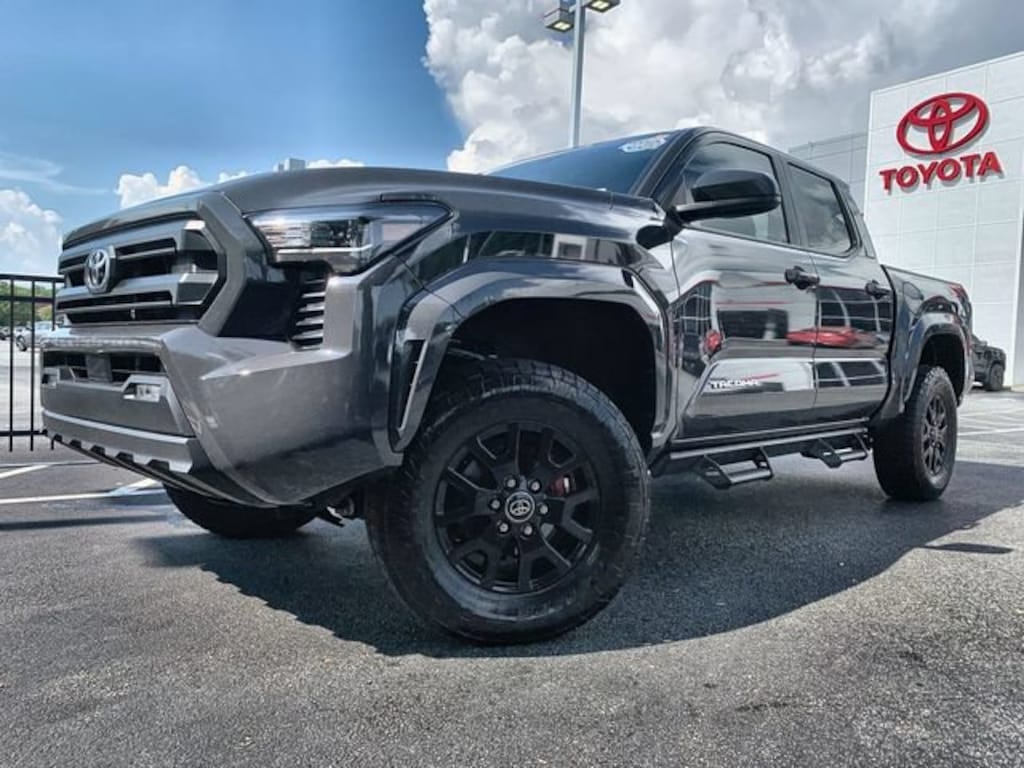 Used 2025 Toyota Tacoma SR5 Truck