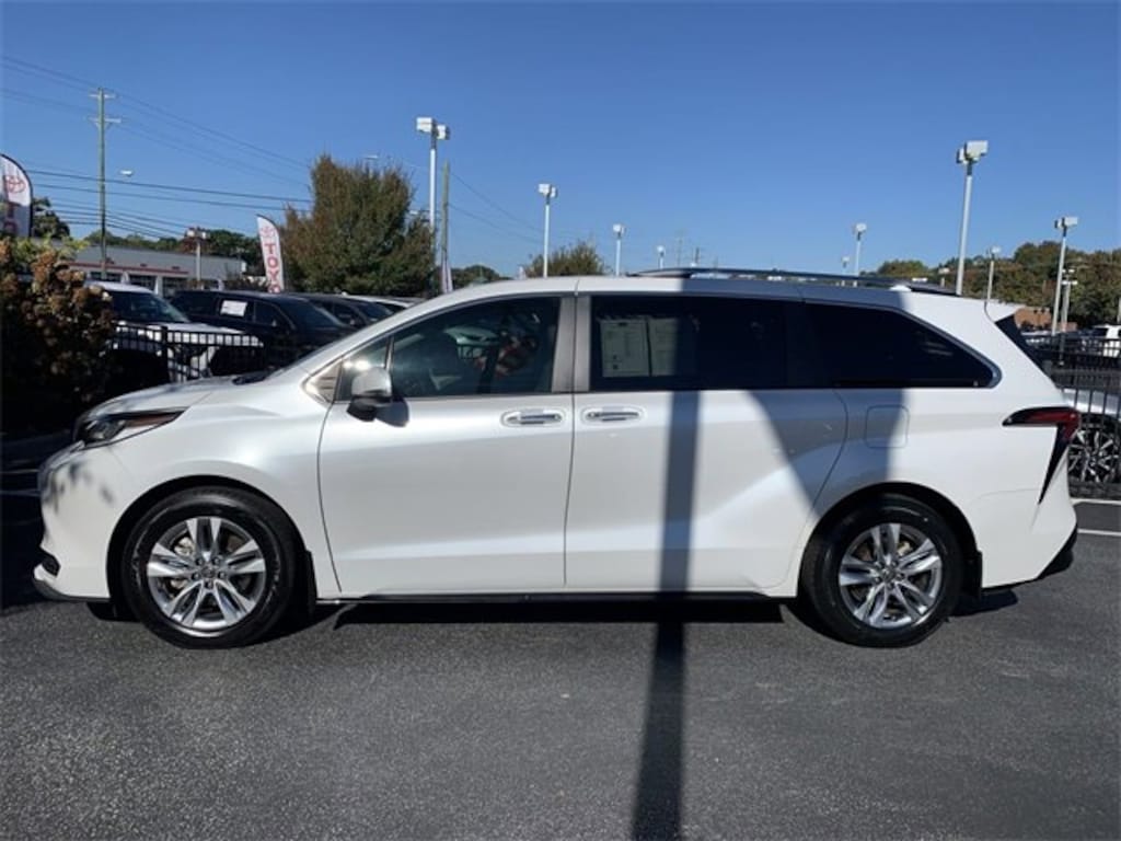 Certified 2023 Toyota Sienna Limited 7 Passenger Passenger Van