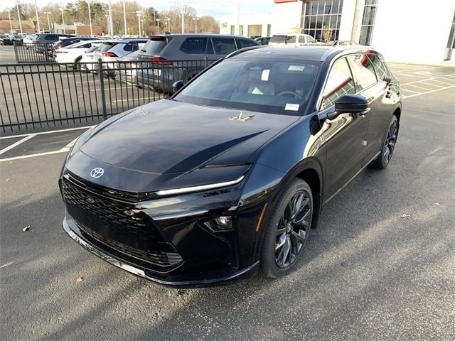 2025 Toyota Crown Signia Limited's photo