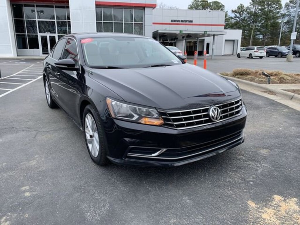 Used 2018 Volkswagen Passat 2.0T SE Sedan