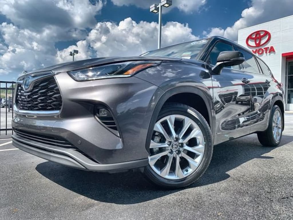 Used 2024 Toyota Highlander Hybrid Limited Sport Utility