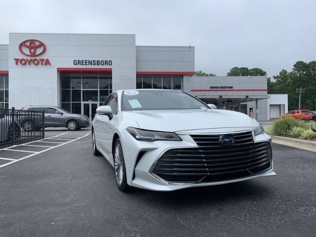 Used 2021 Toyota Avalon Hybrid Limited Sedan