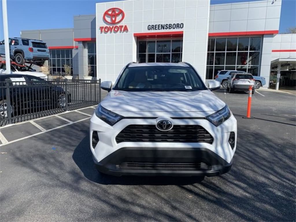 New 2025 Toyota RAV4 XLE XLE FWD SUV