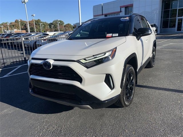 2024 Toyota RAV4 XSE's photo