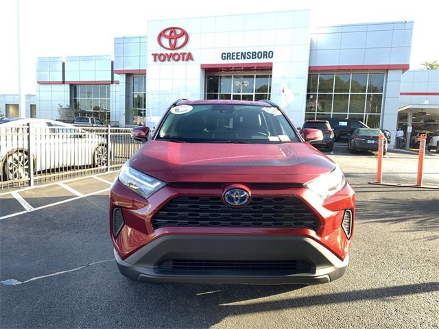 2024 Toyota RAV4 Hybrid XLE photo 2