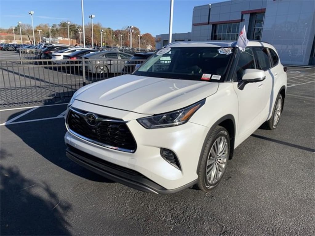 Certified 2022 Toyota Highlander Platinum Sport Utility