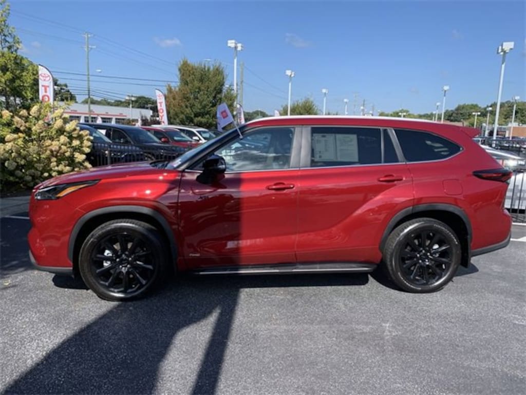 Certified 2025 Toyota Highlander Hybrid XLE Sport Utility