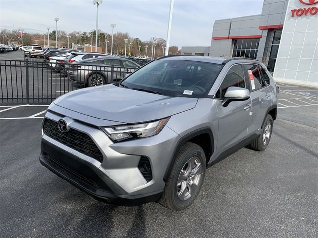2025 Toyota RAV4 XLE's photo