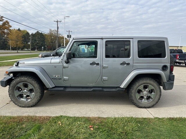 2018 Jeep Wrangler Unlimited Sahara photo 2