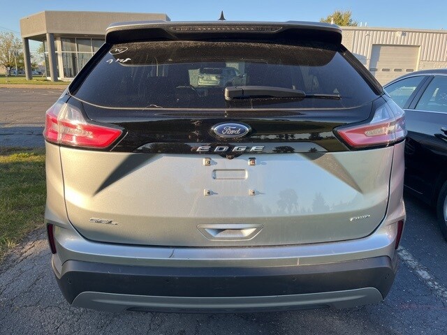 2024 Ford Edge SEL photo 3