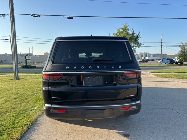 2022 Jeep Wagoneer Series III photo 3