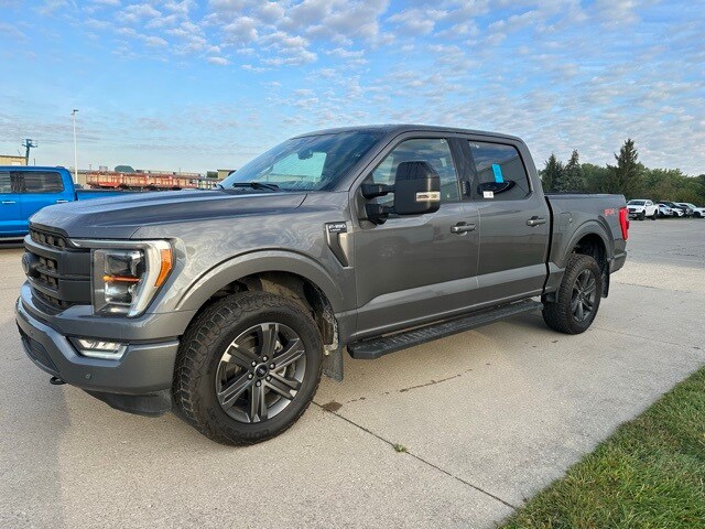 2023 Ford F-150 Lariat photo 2