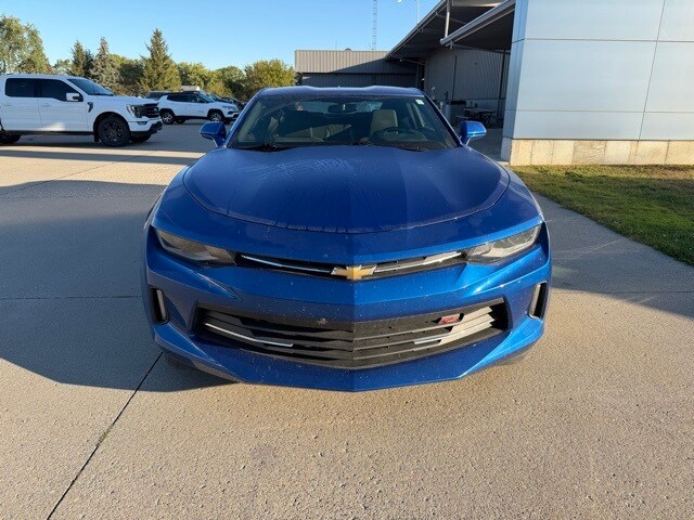 2016 Chevrolet Camaro 1LT photo 2