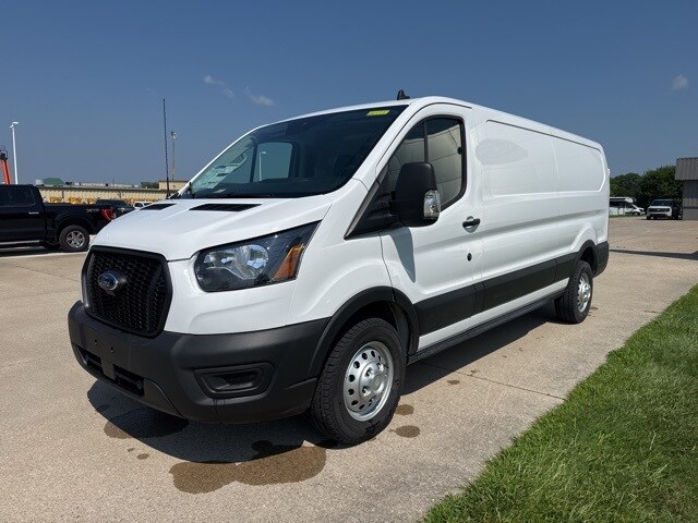 2025 Ford Transit photo 3