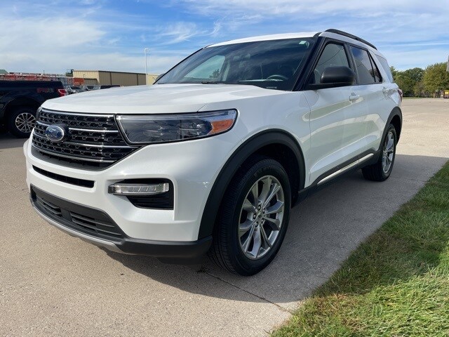 2023 Ford Explorer XLT photo 2