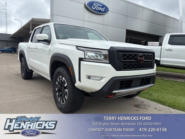 2022 Nissan Frontier PRO-4X Crew Cab's photo