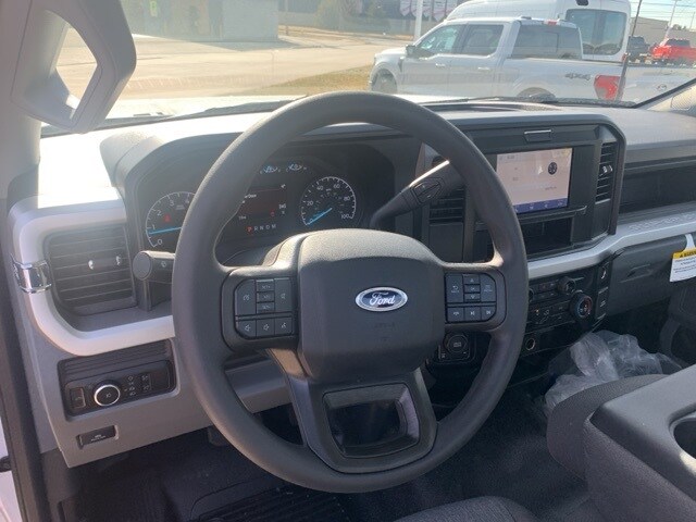2025 Ford F-250 photo 3
