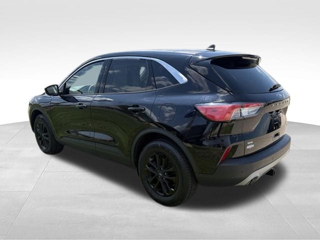Used 2021 Ford Escape SE with VIN 1FMCU9G67MUA03066 for sale in Archbold, OH