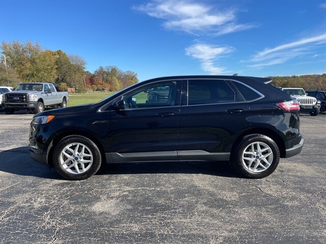 2022 Ford Edge SEL photo 4