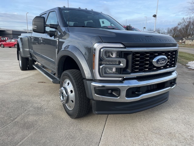 2026 Ford F-450 Super Duty XLT's photo