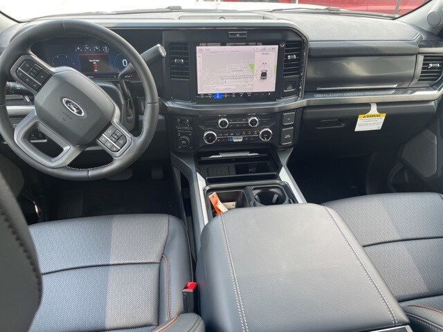 2025 Ford F-250 photo 3