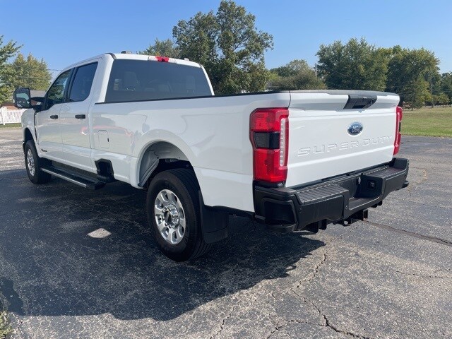 2023 Ford F-250 photo 2