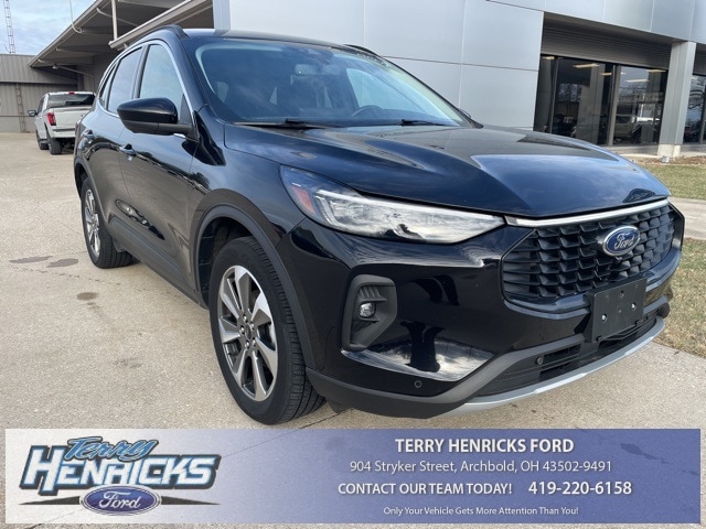 2024 Ford Escape Platinum's photo