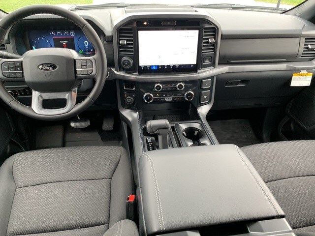 2025 Ford F-150 XLT photo 3