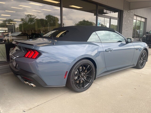 2025 Ford Mustang GT Premium Convertible photo 4