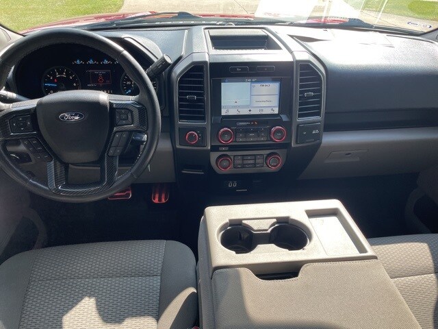 2017 Ford F-150 XLT photo 2