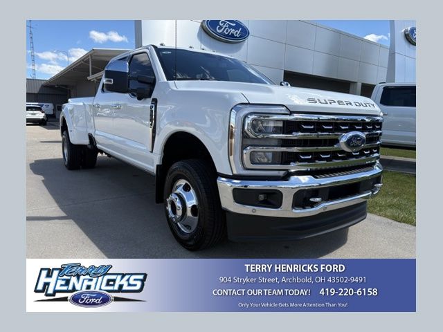 2024 Ford F-350 Lariat 4x4 Crew Cab 8' Box DRW's photo