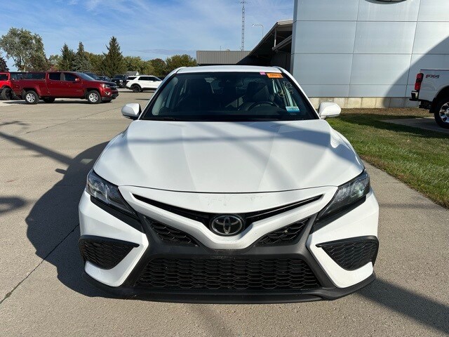 2023 Toyota Camry SE photo 2
