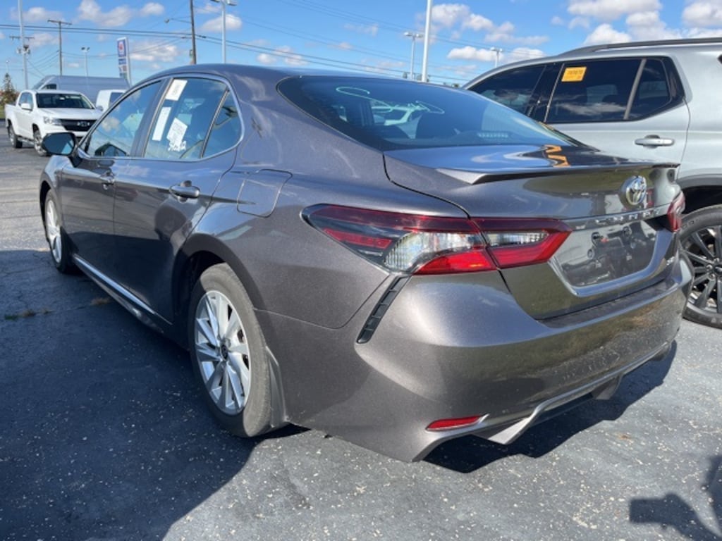 Used 2023 Toyota Camry SE Sedan