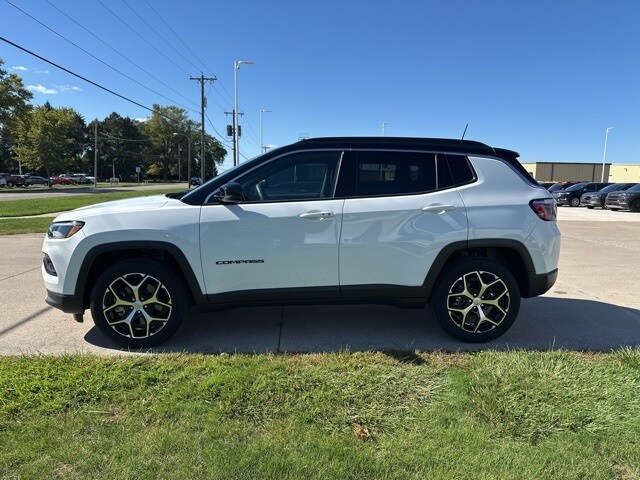 2024 Jeep Compass Limited photo 2
