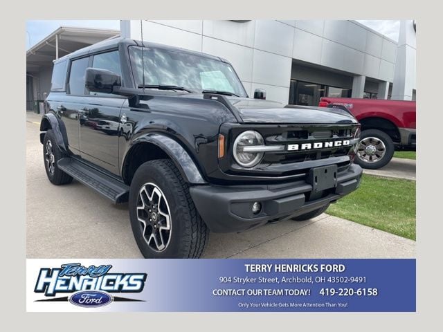 2025 Ford Bronco Outer Banks 4WD 4-door's photo