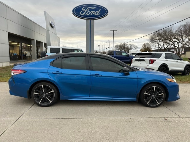 2018 Toyota Camry XSE photo 3