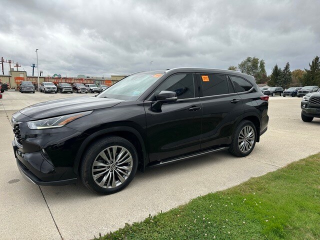 2021 Toyota Highlander Platinum photo 3