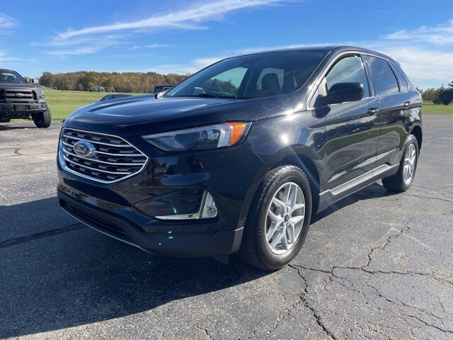 2022 Ford Edge SEL photo 3