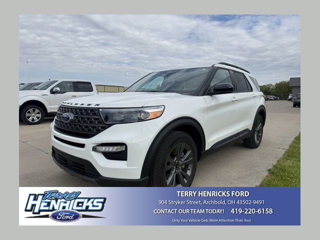 2023 Ford Explorer XLT 4WD's photo