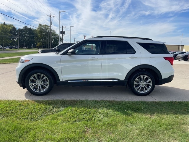 2023 Ford Explorer XLT photo 3