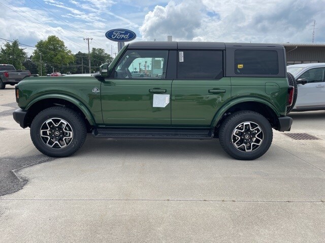 2025 Ford Bronco Outer Banks photo 4