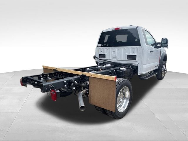 2026 Ford F-550 Super Duty Chassis Cab XLT - Photo 9