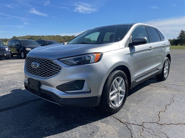 2024 Ford Edge SEL photo 3