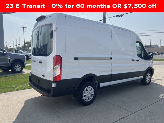 2023 Ford Transit photo 3