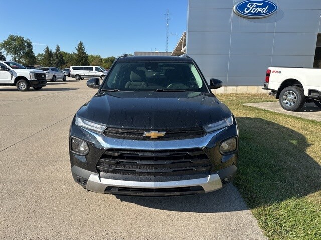 2023 Chevrolet Trailblazer LT photo 2