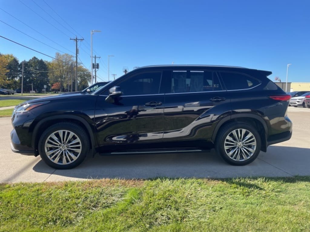 Used 2021 Toyota Highlander Platinum SUV