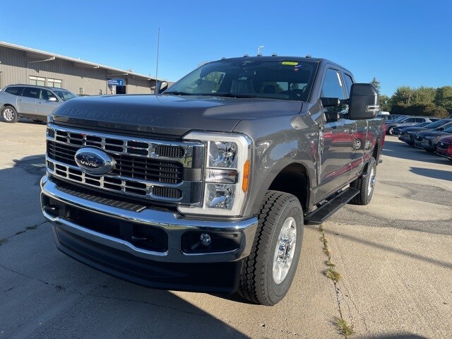 2026 Ford F-350 photo 2
