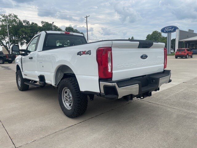 2025 Ford F-250 photo 2