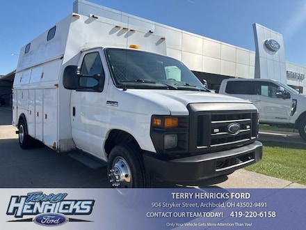 2009 Ford E-450SD Base Cab/Chassis
