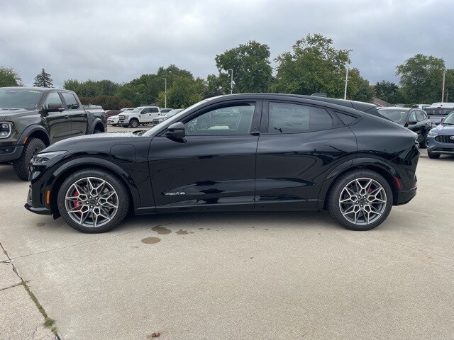2025 Ford Mustang Mach-E GT photo 4